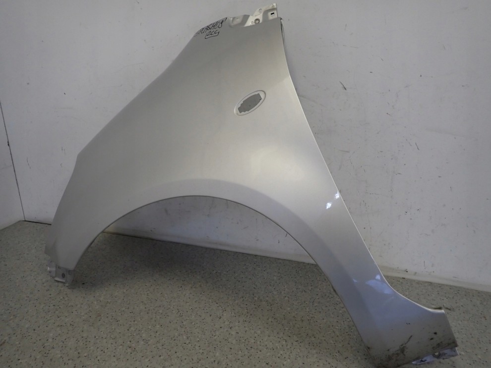 SUZUKI SPLASH 08-14 BŁOTNIK PRZEDNI LEWY ZCC 6/10