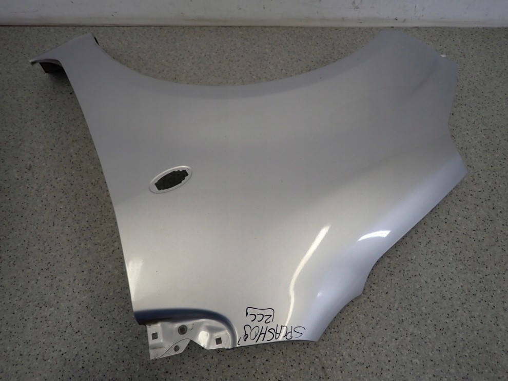 SUZUKI SPLASH 08-14 BŁOTNIK PRZEDNI LEWY ZCC 8/10