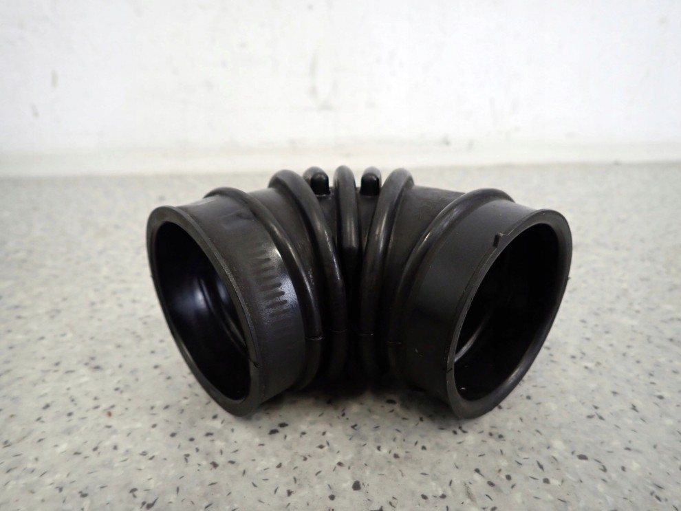 SUZUKI SX4 1.6 BENZ 06-12 RURA PRZEWÓD POWIETRZA KOLANKO 4/5