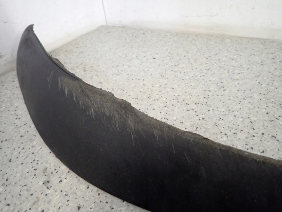 TOYOTA AVENSIS T25 02- LISTWA ZDERZAKA PRZEDNIA LEWA 7/12