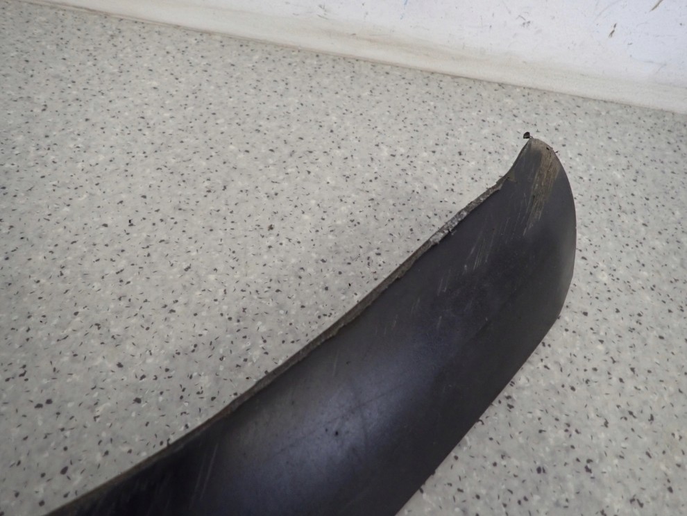 TOYOTA AVENSIS T25 02- LISTWA ZDERZAKA PRZEDNIA PRAWA 2/12