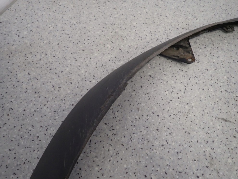 TOYOTA AVENSIS T25 02- LISTWA ZDERZAKA PRZEDNIA PRAWA 8/12