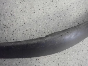 TOYOTA AVENSIS T25 02- LISTWA ZDERZAKA PRZEDNIA PRAWA 4/12 MINIATURA