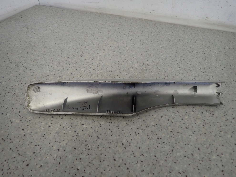 TOYOTA AVENSIS T25 03- ZAŚLEPKA RELINGU DACHOWEGO TYLNA LEWA 4/5