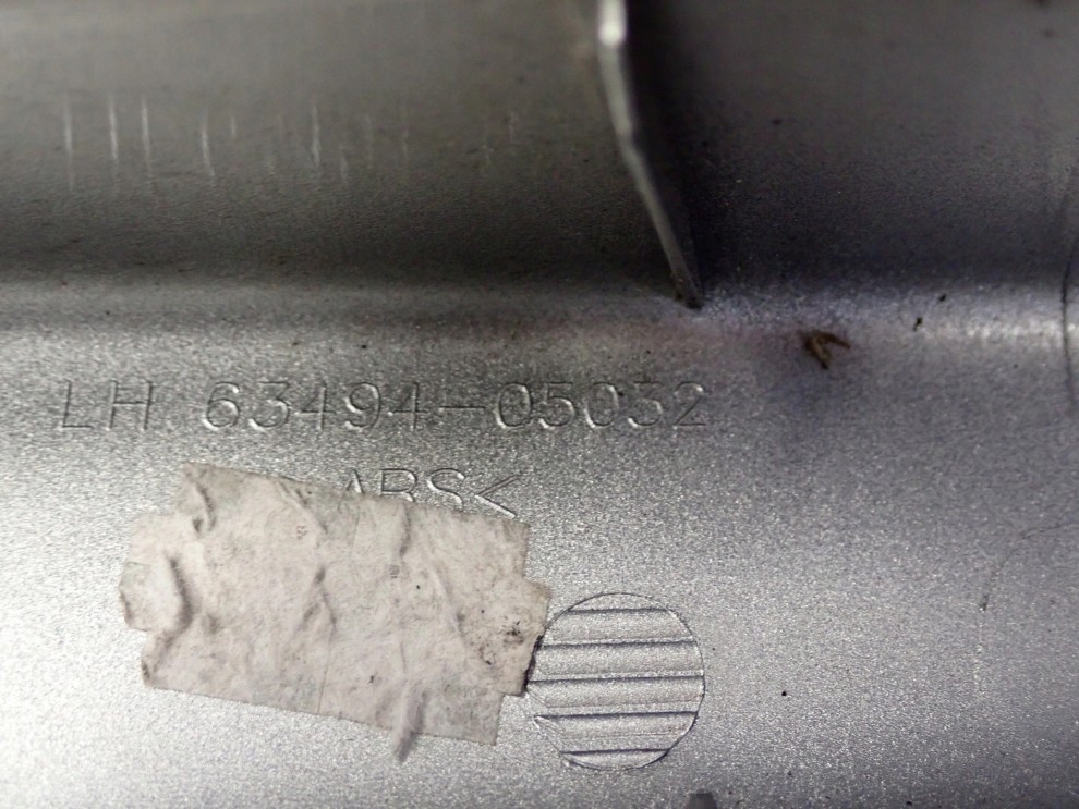 TOYOTA AVENSIS T25 03- ZAŚLEPKA RELINGU DACHOWEGO TYLNA LEWA 5/5