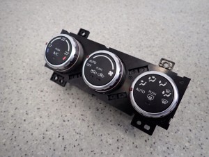 SUZUKI SX4 06-13 PANEL STEROWANIA NAWIEWEM 3/6 MINIATURA