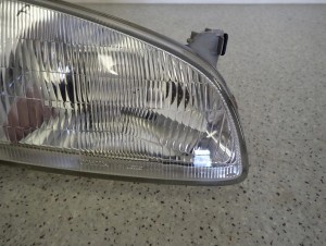 TOYOTA STARLET EP 90 96-99 REFLEKTOR PRAWY LAMPA PRZEDNIA PRAWA 4/9 MINIATURA