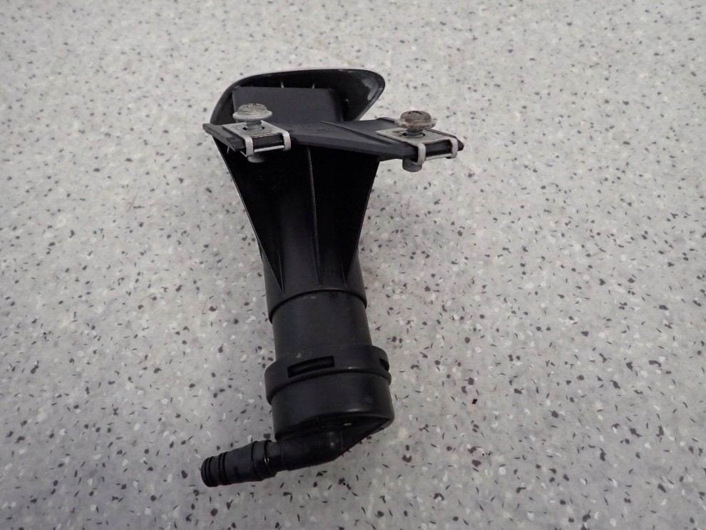 TOYOTA AVENSIS T25 02- SPRYSKIWACZ LAMPY PRAWY 1C0 4/5