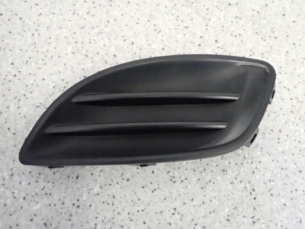 SUZUKI ALTO 09-14 ZAŚLEPKA KRATKA HALOGENU LEWEGO 1/4