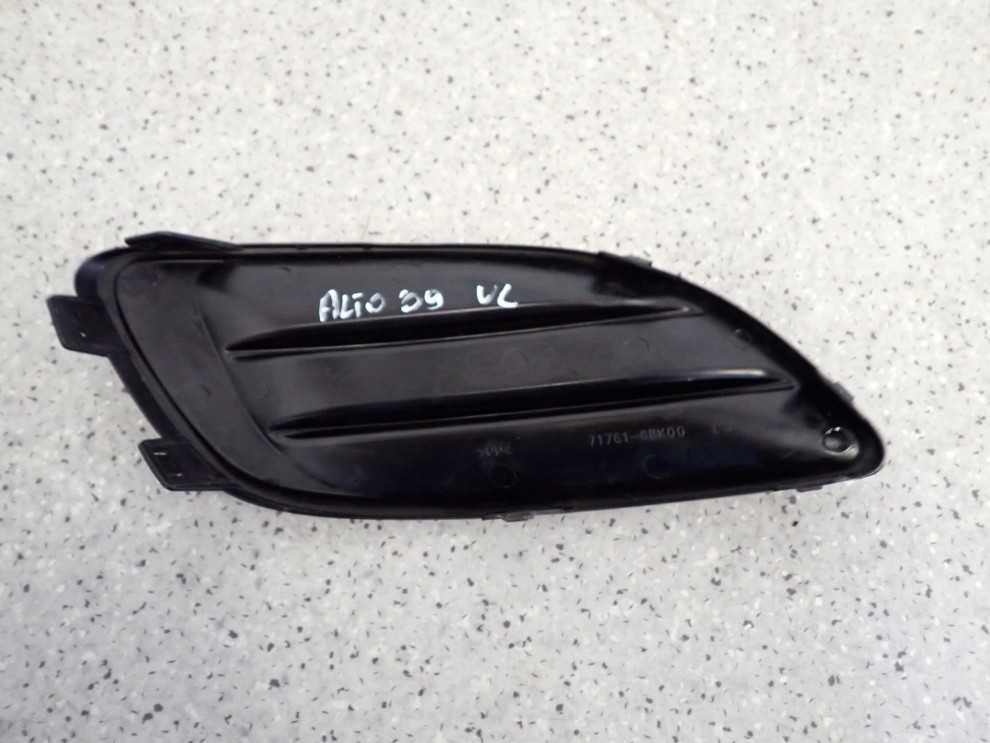 SUZUKI ALTO 09-14 ZAŚLEPKA KRATKA HALOGENU LEWEGO 3/4