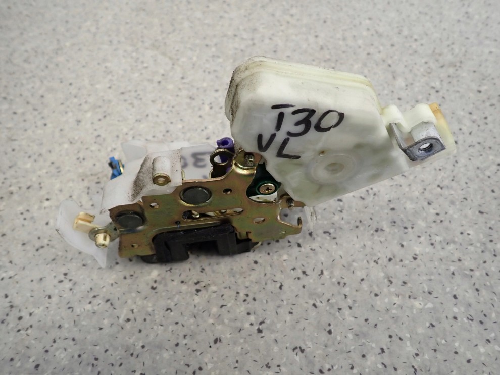 NISSAN XTRAIL T30 01-06 ZAMEK PRZEDNI LEWY 5/5