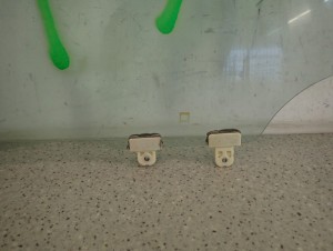 NISSAN XTRAIL T30 01- SZYBA DRZWI TYLNA LEWA 2/2 MINIATURA