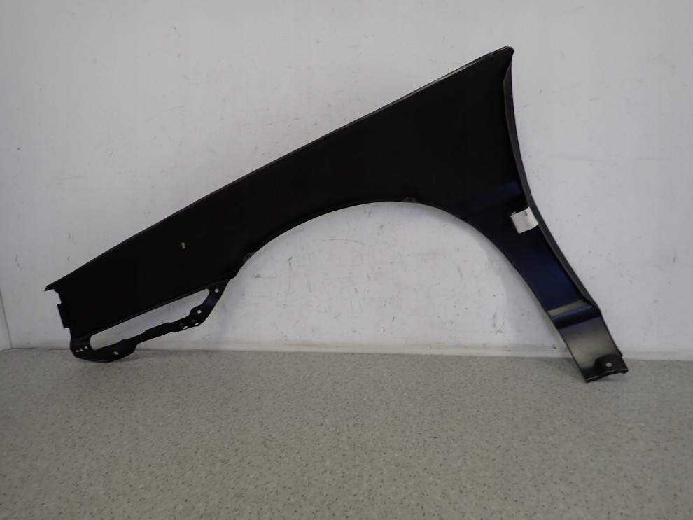 MITSUBISHI COLT LANCER 84-86 BŁOTNIK PRZEDNI PRAWY 4/4