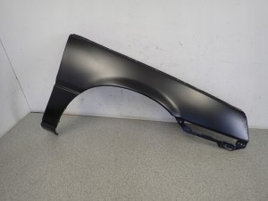 MITSUBISHI COLT LANCER 84-86 BŁOTNIK PRZEDNI PRAWY 2/4 MINIATURA