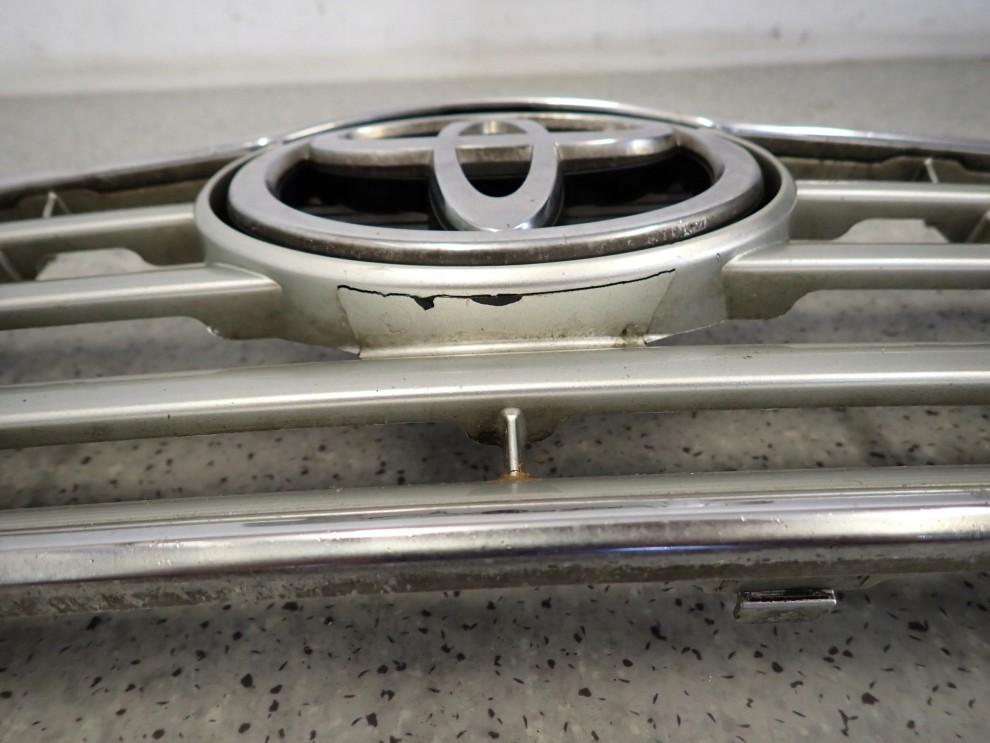 TOYOTA AVENSIS T25 03 - 05 ATRAPA KRATA WLOTU POWIETRZA 1C0 3/11