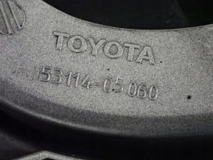 TOYOTA AVENSIS T25 03 - 05 ATRAPA KRATA WLOTU POWIETRZA 1C0 11/11 MINIATURA