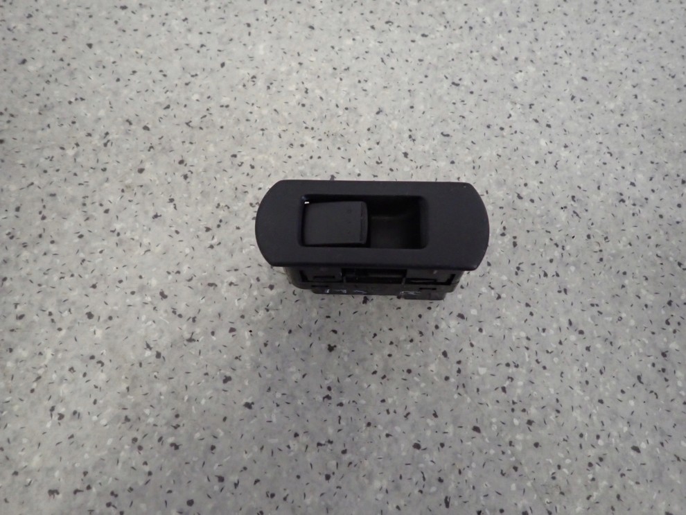 MAZDA 5 MAZDA5 05-10 PRZEŁĄCZNIK SZYBY PRAWY 1/6