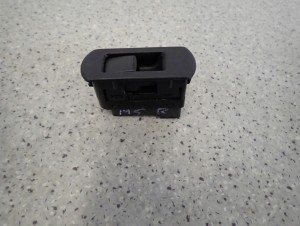 MAZDA 5 MAZDA5 05-10 PRZEŁĄCZNIK SZYBY PRAWY 3/6 MINIATURA