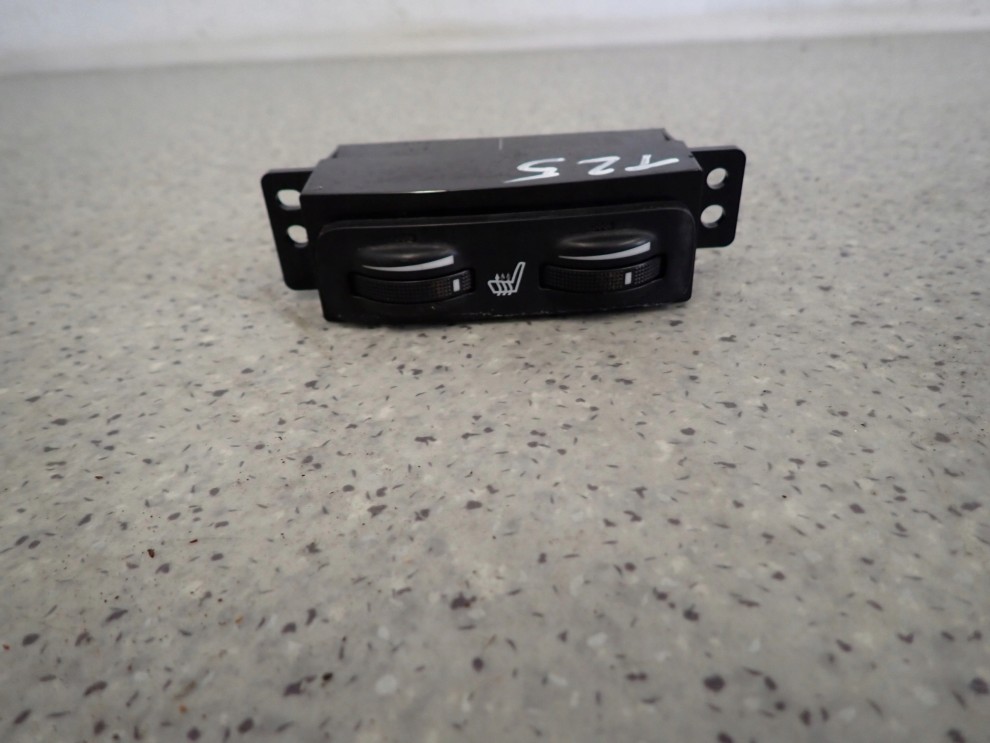 TOYOTA AVENSIS T25 03- WŁĄCZNIK GRZANIA FOTELI 1/6