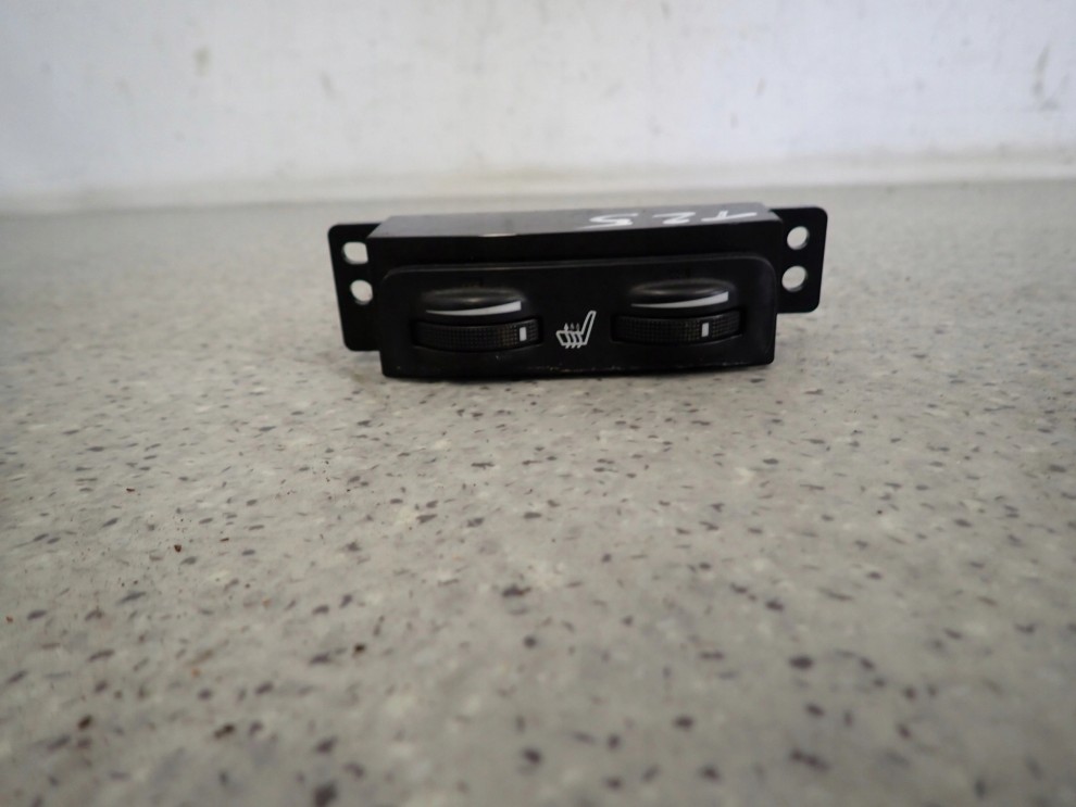 TOYOTA AVENSIS T25 03- WŁĄCZNIK GRZANIA FOTELI 2/6