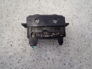 TOYOTA AVENSIS T25 03- WŁĄCZNIK GRZANIA FOTELI 5/6 MINIATURA