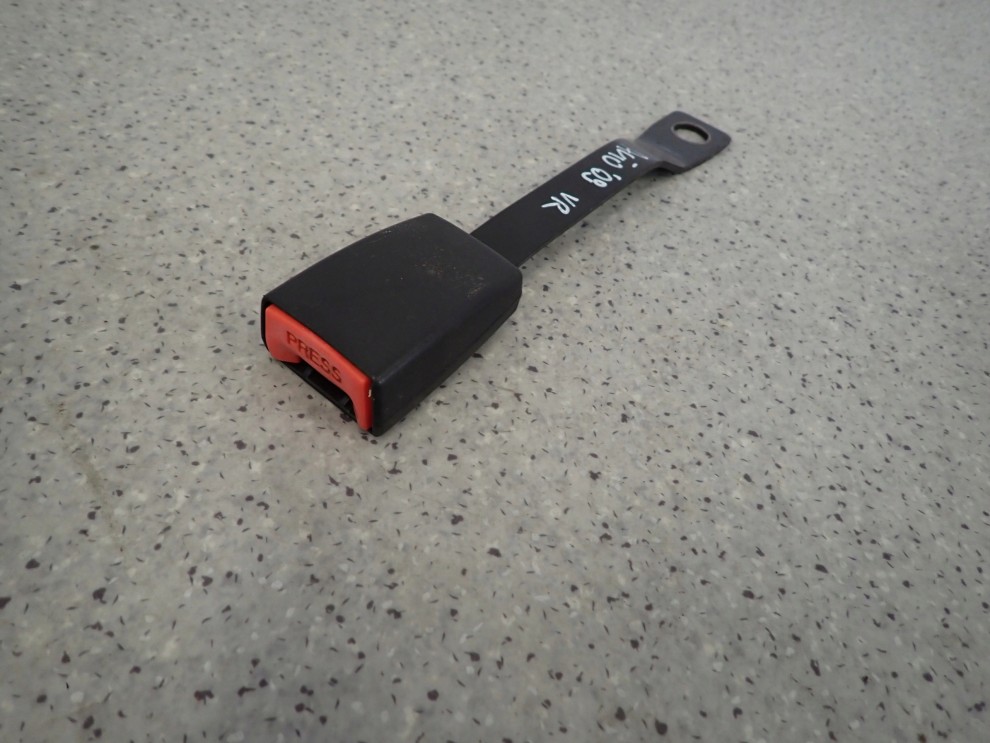 SUZUKI ALTO NISSAN PIXO 09- ZAPINKA PASA PRZEDNIA PRAWA 7/8