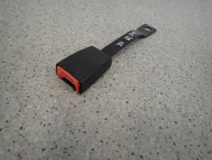 SUZUKI ALTO NISSAN PIXO 09- ZAPINKA PASA PRZEDNIA PRAWA 7/8 MINIATURA