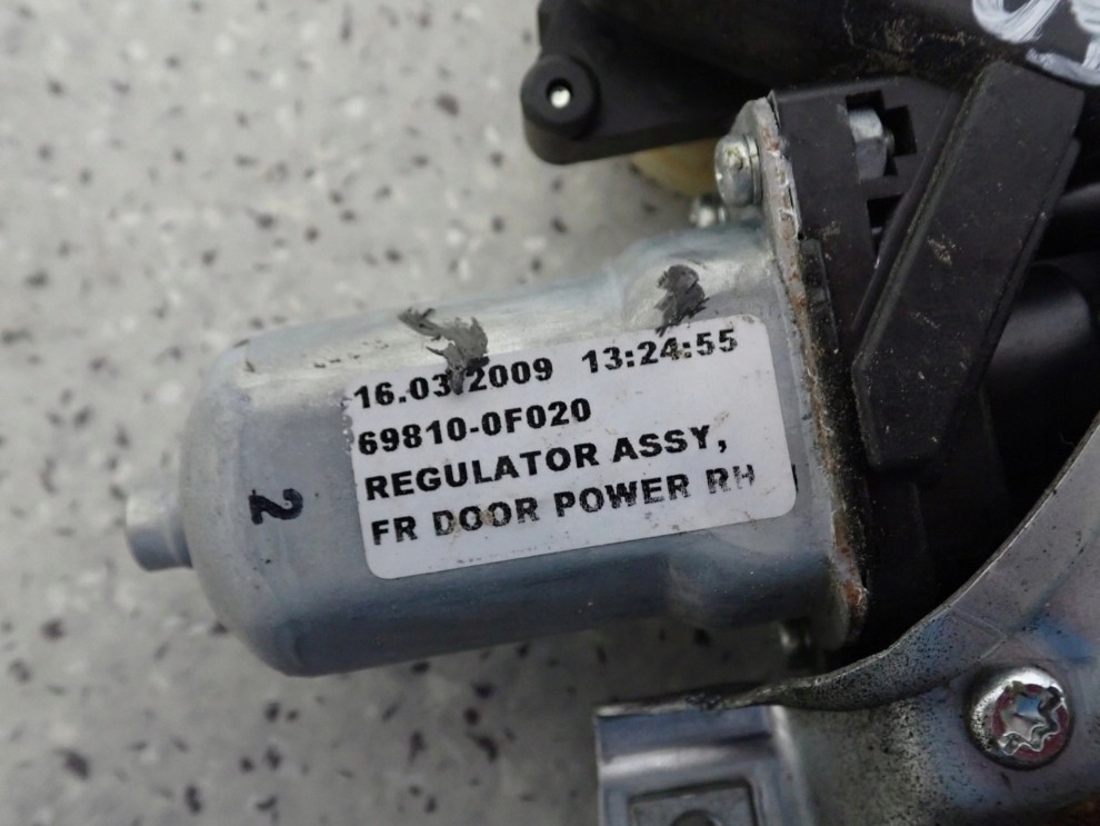 TOYOTA VERSO 09-13 PODNOŚNIK MECHANIZM SZYBY PRZEDNI PRAWY 3/5