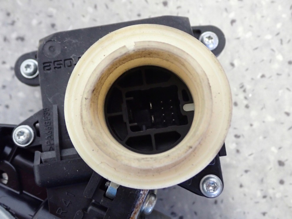 TOYOTA VERSO 09-13 PODNOŚNIK MECHANIZM SZYBY PRZEDNI PRAWY 5/5