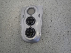 TOYOTA YARIS II 06-09 PANEL STEROWANIA NAWIEWEM 3/6 MINIATURA