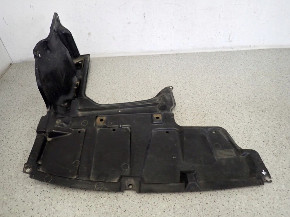 TOYOTA COROLLA E12 2.0 D4D 03- OSŁONA SILNIKA DOLNA PRAWA 1/4