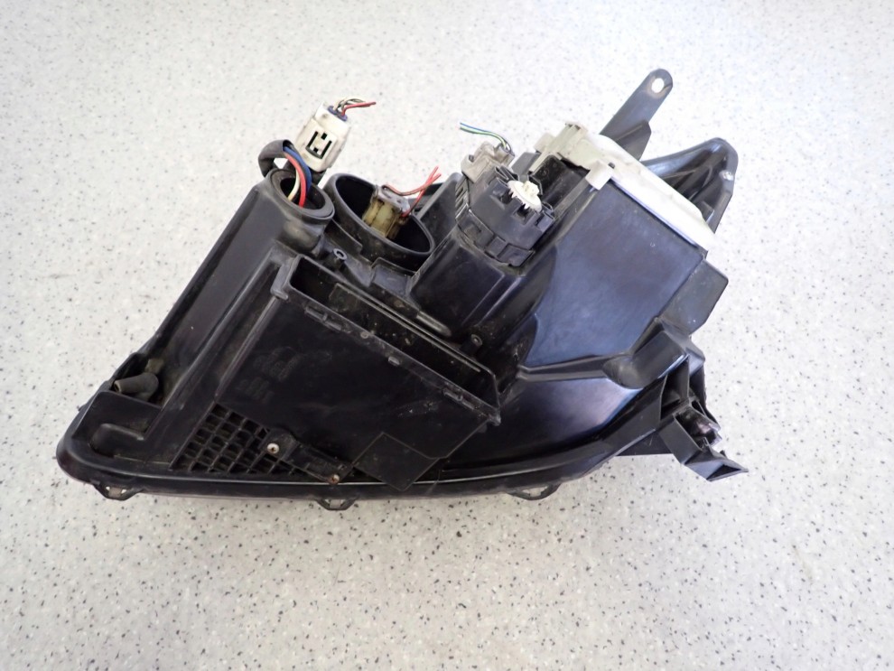 TOYOTA AVENSIS T25 03-05 REFLEKTOR LAMPA PRZEDNIA PRAWA 13/13