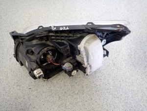 TOYOTA AVENSIS T25 03-05 REFLEKTOR LAMPA PRZEDNIA PRAWA 11/13 MINIATURA