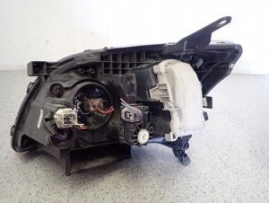 TOYOTA AVENSIS T25 03-05 REFLEKTOR LAMPA PRZEDNIA PRAWA 12/13 MINIATURA