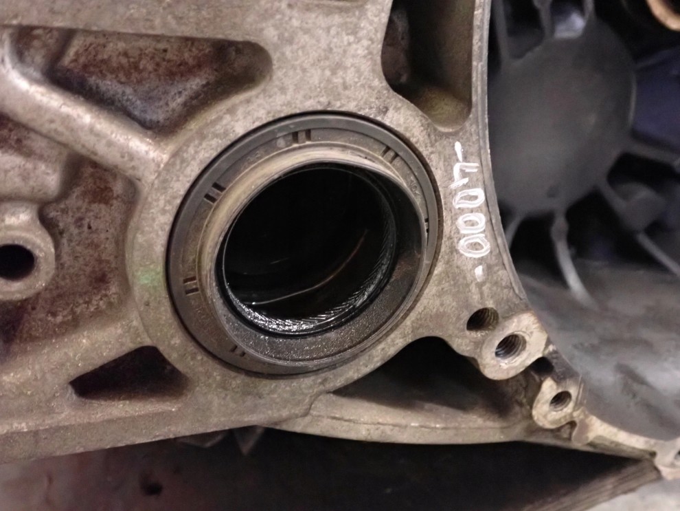 AVENSIS T25 COROLLA VERSO 2.0 2.2 D4D 126KM SKRZYNIA BIEGÓW MANUALNA 6 BIEG 4/10