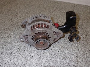 NISSAN ALMERA N16 TINO 1.5i 1.8i ALTERNATOR 3/7 MINIATURA