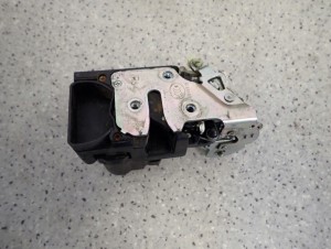 CHEVROLET AVEO T250 07- ZAMEK DRZWI PRZEDNI PRAWY 2 PINY 3/5 MINIATURA