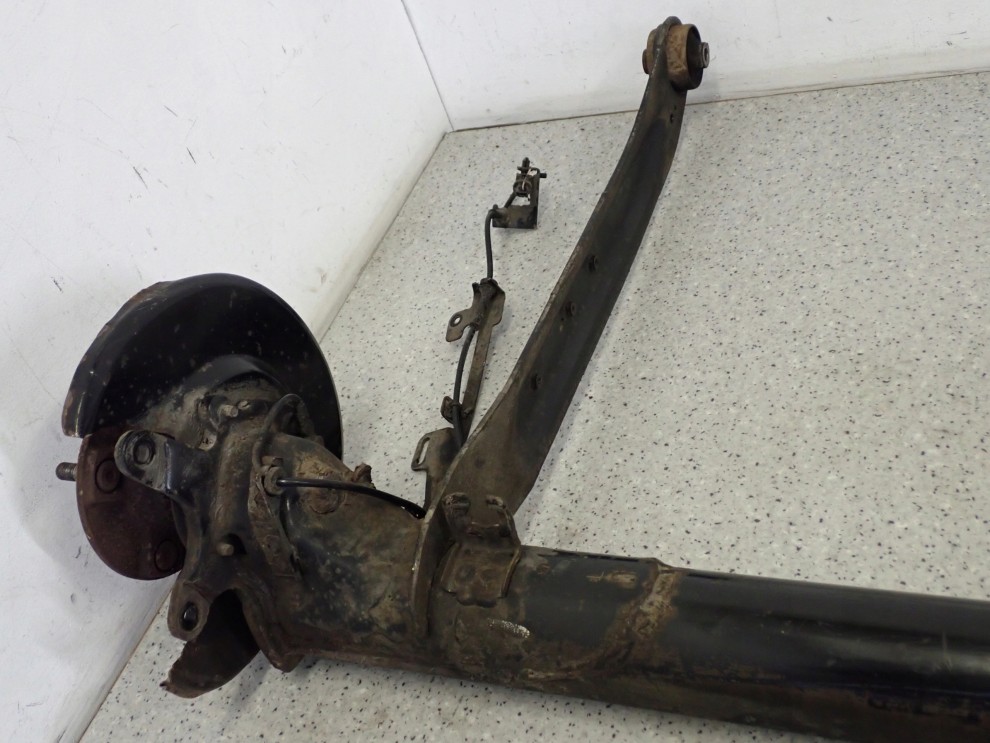 NISSAN ALMERA N16 00-06 BELKA ZAWIESZENIA TYŁ 3/8