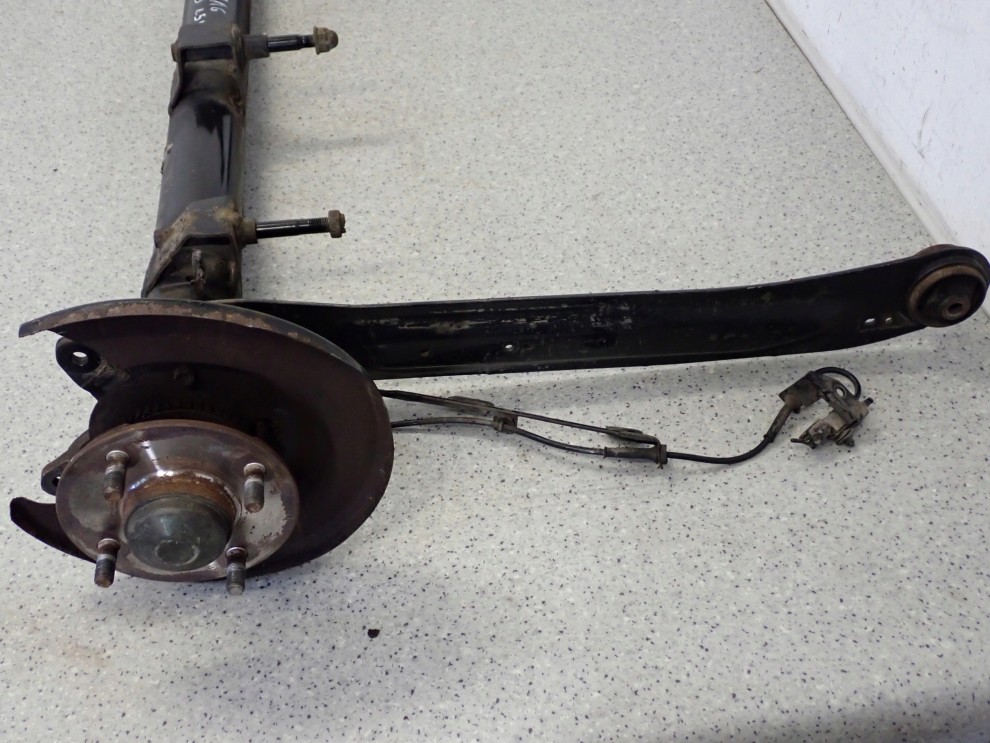 NISSAN ALMERA N16 00-06 BELKA ZAWIESZENIA TYŁ 4/8