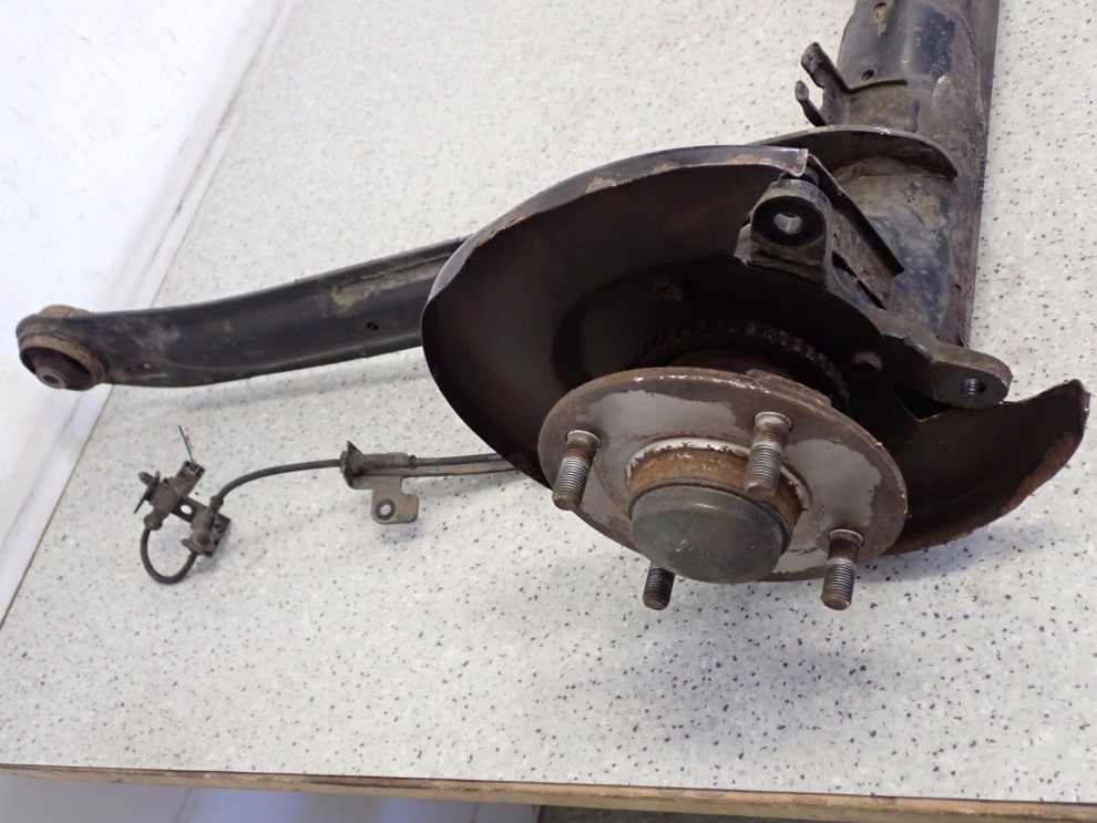 NISSAN ALMERA N16 00-06 BELKA ZAWIESZENIA TYŁ 5/8