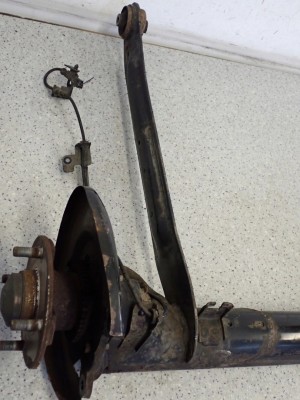 NISSAN ALMERA N16 00-06 BELKA ZAWIESZENIA TYŁ 6/8 MINIATURA