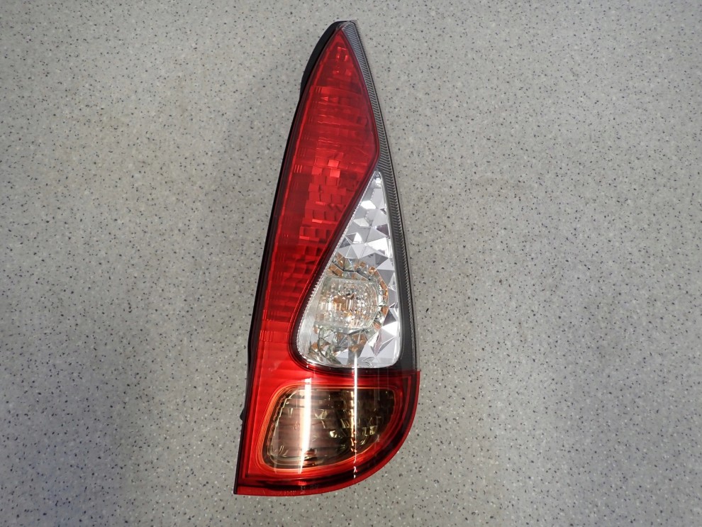 TOYOTA YARIS VERSO 03-05 LAMPA TYLNA PRAWA EUROPA 1/7