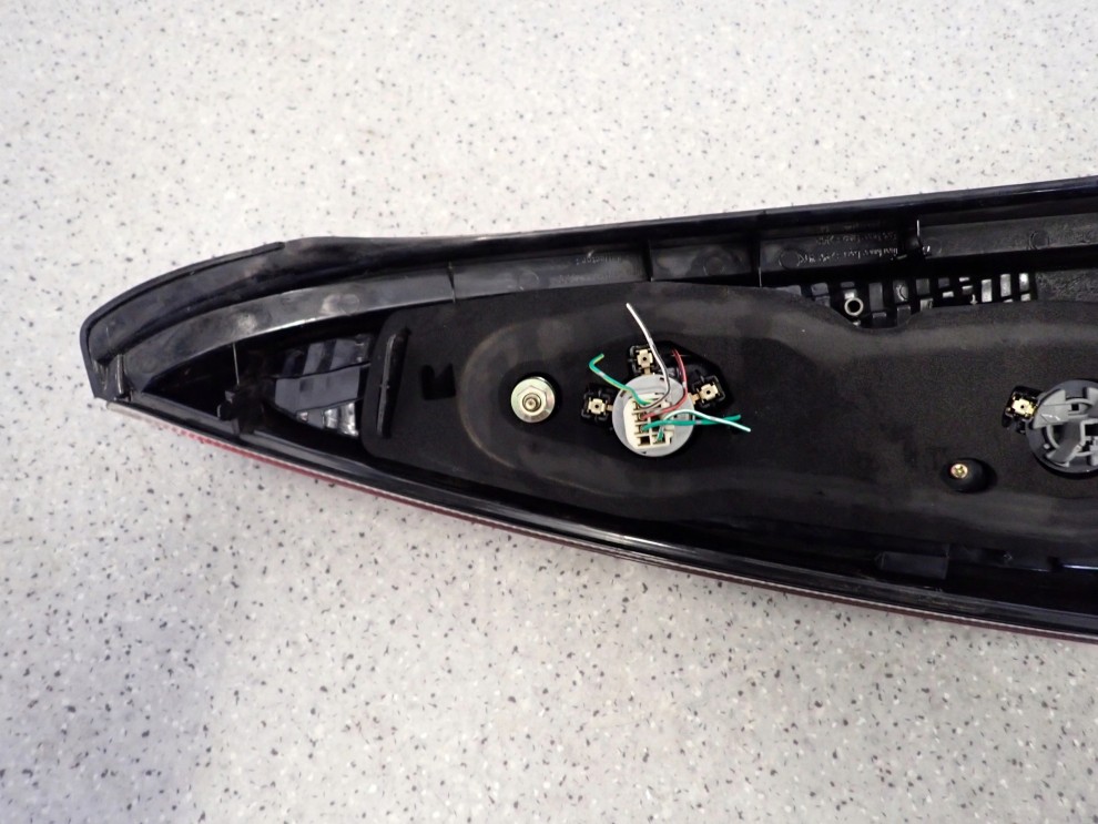 TOYOTA YARIS VERSO 03-05 LAMPA TYLNA PRAWA EUROPA 6/7