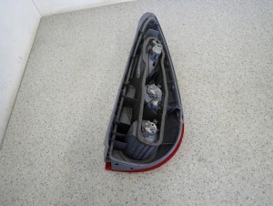 TOYOTA YARIS VERSO 00 - 02 LAMPA LEWA TYŁ EUROPA 4/4 MINIATURA