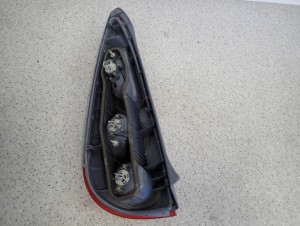 TOYOTA YARIS VERSO 00 - 02 LAMPA PRAWA TYŁ EUROPA 3/4 MINIATURA