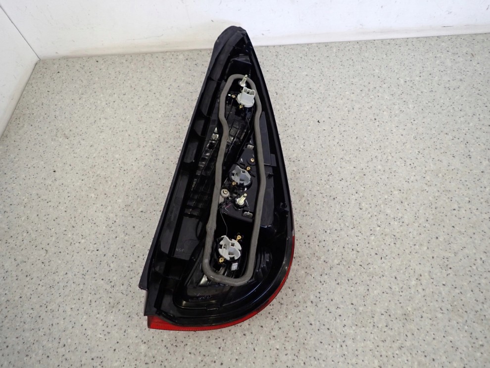 TOYOTA YARIS VERSO 03-05 LAMPA LEWA TYŁ EUROPA 4/4