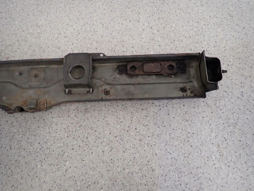 SUZUKI SWIFT III MK6 05-09 BELKA DOLNA PASA PRZEDNIEGO 4/6