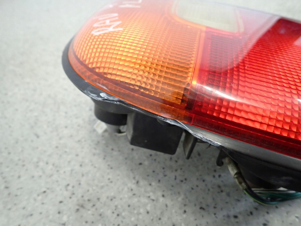 TOYOTA RAV4 RAV 4 94-98 LAMPA TYLNA LEWA 5/8