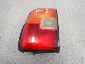 TOYOTA RAV4 RAV 4 94-98 LAMPA TYLNA LEWA 2/8 MINIATURA