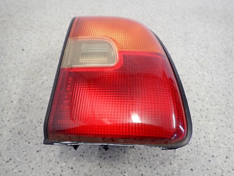 TOYOTA RAV4 RAV 4 94-98 LAMPA TYLNA PRAWA 2/7